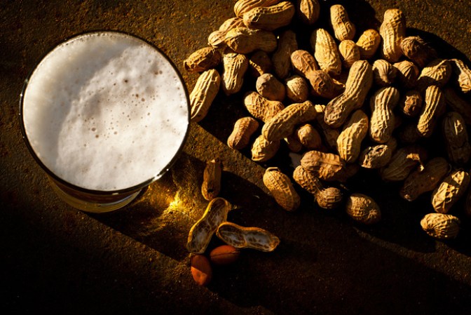 Botana gratis con la cerveza.