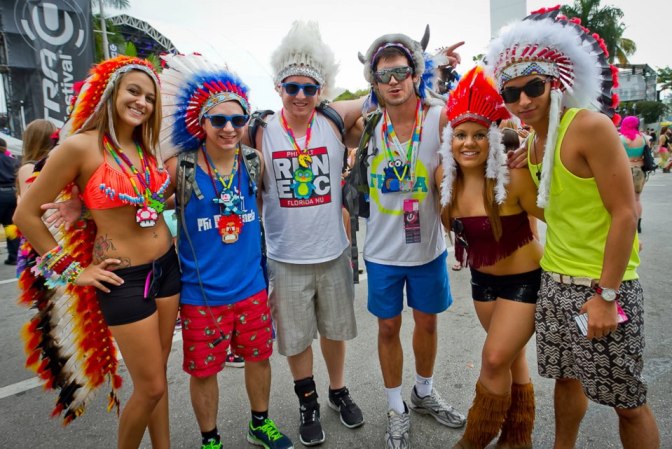 Derroche de fantasía, música y extravagancia en el Ultra Fest en Miami. Fotos tomadas el 23 y 24 de Marzo de 2013