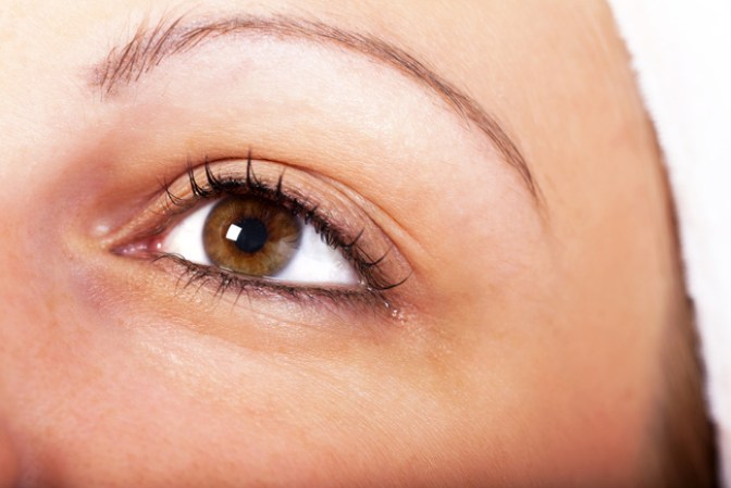 Cejas super delgadas