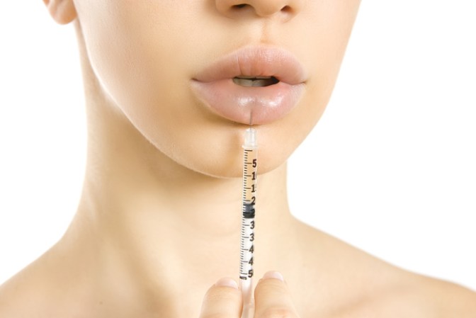 Unos labios carnosos son sexis, pero igual que todo nada con exceso todo con medida.