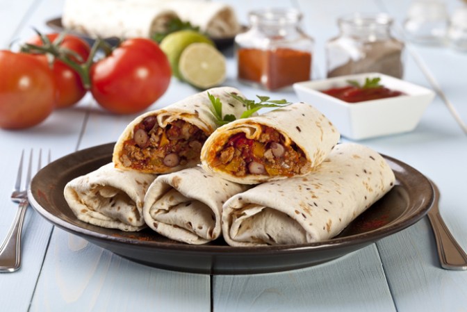 Disfruta de una deliciosa cena de Burrito con frijoles con el plus de no tener remordimientos futuros.
