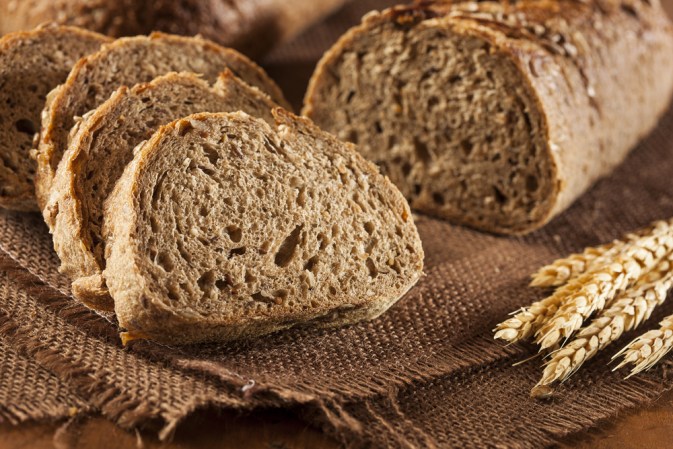 Pan integral o con frutas.<br />Algunos panes dulces o con frutas q contienen más azúcar de lo recomendado, el aporte calórico puede ascender a 650 calorías y 29 gramos de grasa.