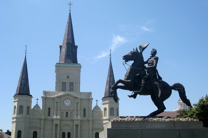 ST. LOUIS CATHEDRAL: Basílica de la Plaza Jackson, es la catedral más antigua en Estados Unidos.