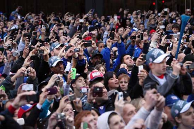 Miles de aficionados rodearon la gran manzana para darle la bienvenida a los campeones del fútbol americano, New York Giants.
