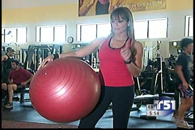 Estos ejercicios se pueden hacer tanto en el gimnasio como en casa.