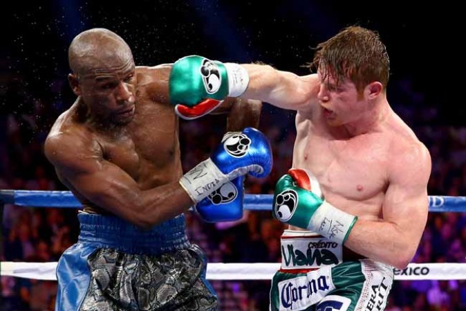 Floyd Mayweather destroza a el "Canelo"en la pelea del año.