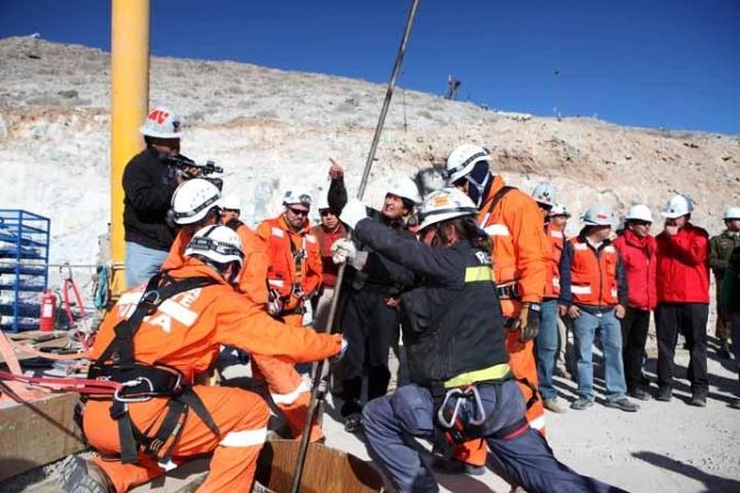 La labor de los rescatista fue de admirarse pues no tuvieron descanso.