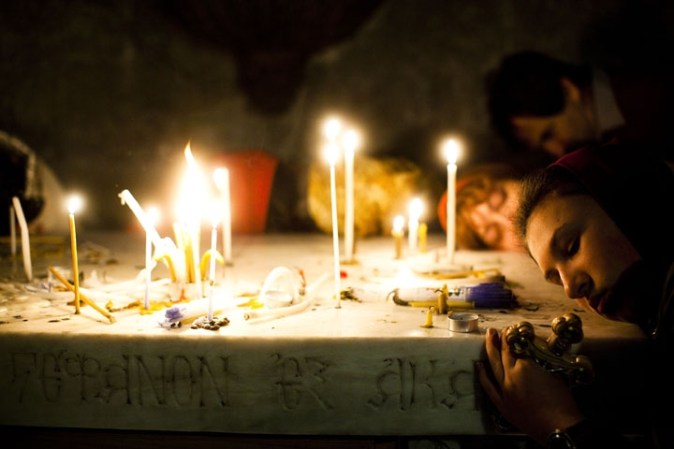 Se cree que la Iglesia del Santo Sepulcro se encuentra el lugar donde fue crucificado JesuCristo, un sitio que de acuerdo a los evangelios se llamaba "Gólgota".