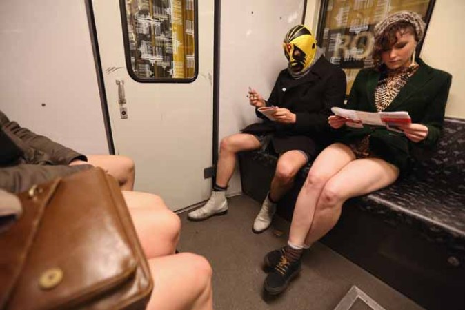 Ciudades del mundo celebran la quinta edición del día sin pantalones en el metro.