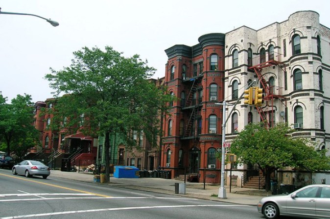 Bushwick, Brooklyn: es un barrio en la parte noreste del distrito de Brooklyn en Nueva York.