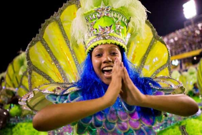 Desde África resonó la batucada que se expande en la tierra carioca con el carnaval de Rio de Janeiro el mayor espectáculo al aire libre del mundo.