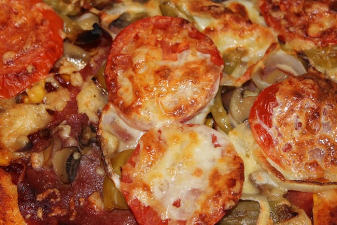 Pizza congelada de pepperoni, una opción práctica pero su alto contenido en grasa y sodio la hace terribles para los pequeños