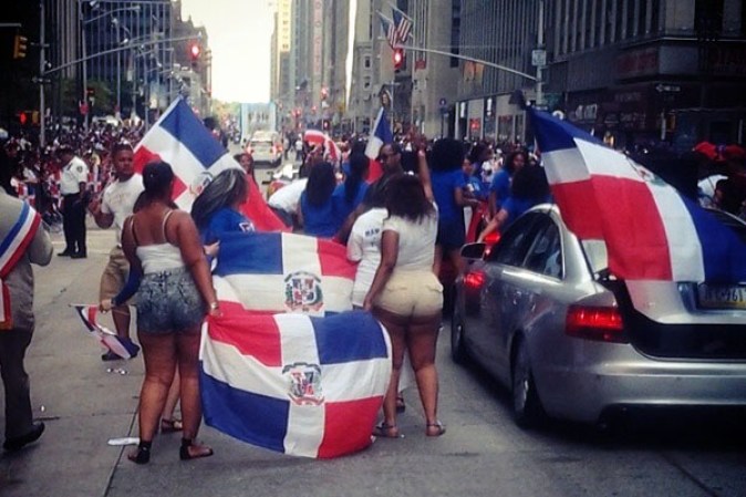 Cientos de miles de personas tomaron las calles de Nueva York para festejar el Gran Desfile Nacional Dominicano, una cita ya clásica y que cada año llena la Sexta avenida de música y colorido.