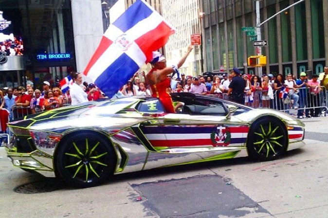 Cientos de miles de personas tomaron las calles de Nueva York para festejar el Gran Desfile Nacional Dominicano, una cita ya clásica y que cada año llena la Sexta avenida de música y colorido.