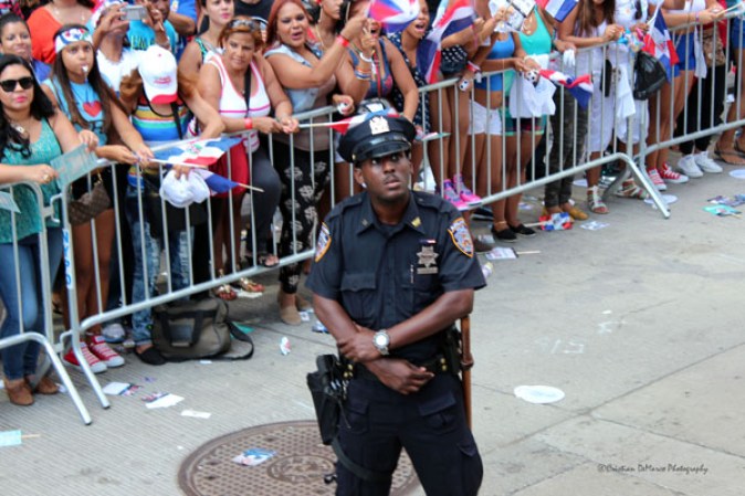 Llenos de alegría y a ritmo de tambor, güira y guitarra, los dominicanos hicieron tronar a la Gran Manzana en su desfile de Manhattan 2013.