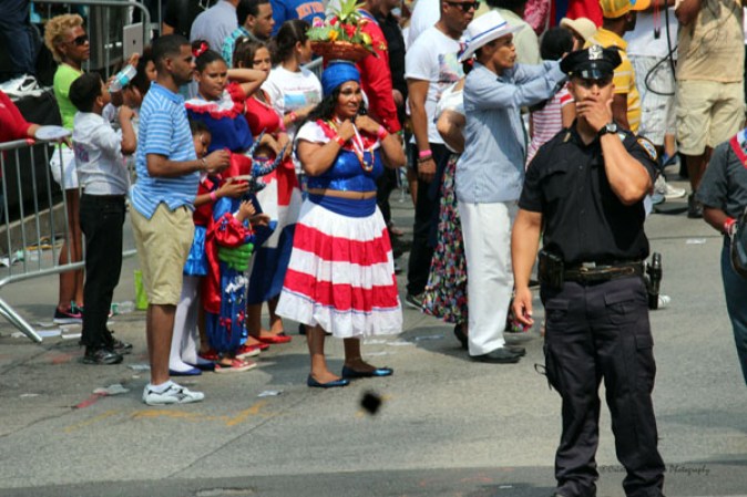 Llenos de alegría y a ritmo de tambor, güira y guitarra, los dominicanos hicieron tronar a la Gran Manzana en su desfile de Manhattan 2013.