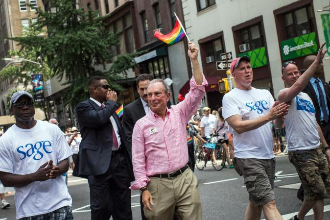 Miles de manifestantes se dieron cita a Nueva York, para celebrar el Desfile del Orgullo Gay, que se celebra todos los años la lujosa Quinta Avenida de Manhattan.
