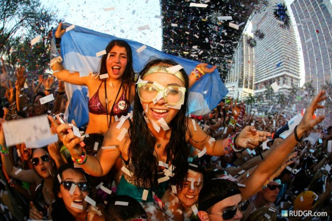 Derroche de fantasía, música y extravagancia en el Ultra Fest en Miami. Fotos tomadas el 23 y 24 de Marzo de 2013