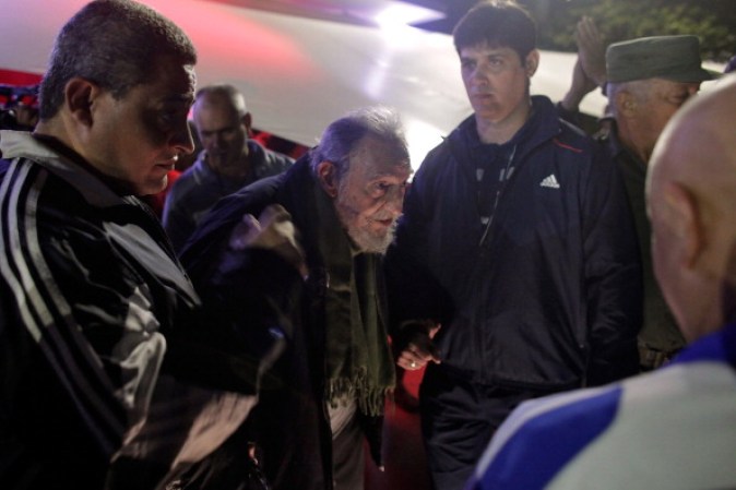 HAVANA, CUBA - JANUARY 08: Fidel Castro, Cuba's former President and revolutionary leader, makes a rare public appearance to attend the inauguration of an art gallery on January 8, 2014 in Havana, Cuba. Castro, who ceded power to his brother Raul Castro in 2008 after falling ill in 2006, has last been seen in public in February 2013 at a National Assembly meeting. The gallery Castro visited is run by Cuban artist Alexis Leyva, aka Kcho. (Photo by Sven Creutzmann/Mambo Photo/Getty Images)