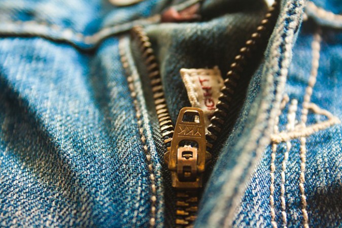 Con lo que te compras un par de pantalones de diseñador puedes comprarte dos pares genéricos de la misma calidad y te darán el mismo servicio.