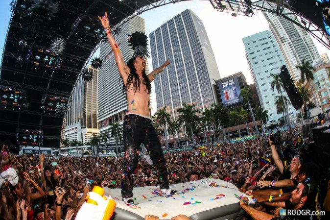 Derroche de fantasía, música y extravagancia en el Ultra Fest en Miami. Fotos tomadas el 23 y 24 de Marzo de 2013