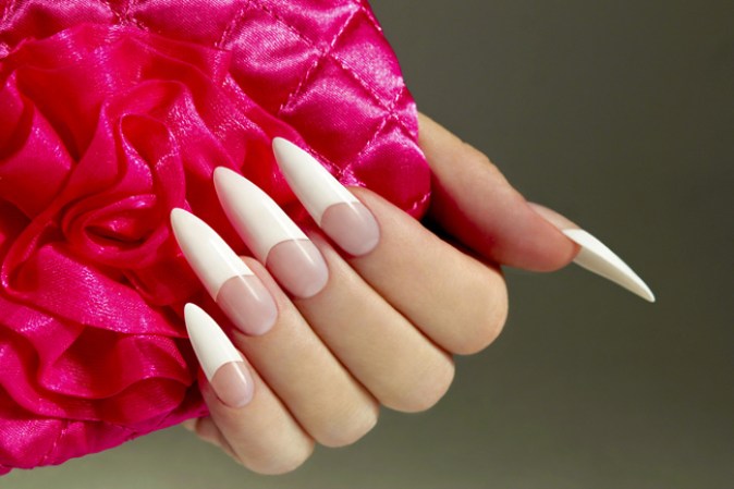 Para el día a día, este tipo de uñas parecen más unas garras que uñas. Si te gusta lucir uñas de bruja, adelante entonces.