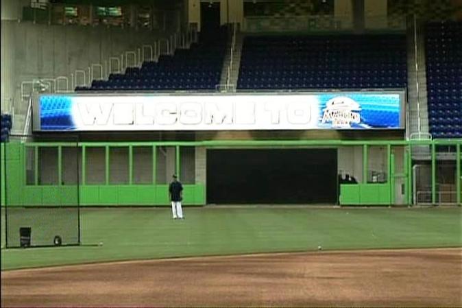 Los Marlins entraron en un acuerdo de no recolocación que requiere que el equipo opere y mantenga una franquicia de MLB en Miami por un mínimo de 35 años.