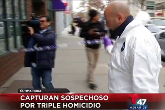 Investigadores llegando al lugar de los hechos.