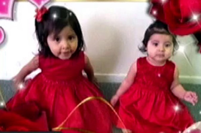 (I)Daniela Mejía, de 2 años de edad, y (D) Yaslin Mejía, de 1 año.