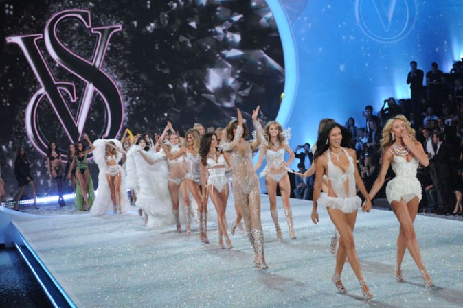 El desfile fue el 18º de Victoria's Secret y se transmitirá en un programa especial de una hora por CBS.