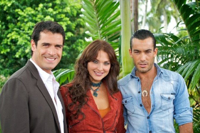 En 2012 consigue el papel antagónico en la telenovela El Talismán para Univision.