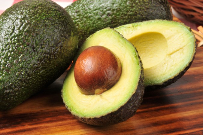 Aguacate.- Rico en grasas buenas para tu cuerpo. Que ayuda combatir el cáncer y las enfermedades del corazón.