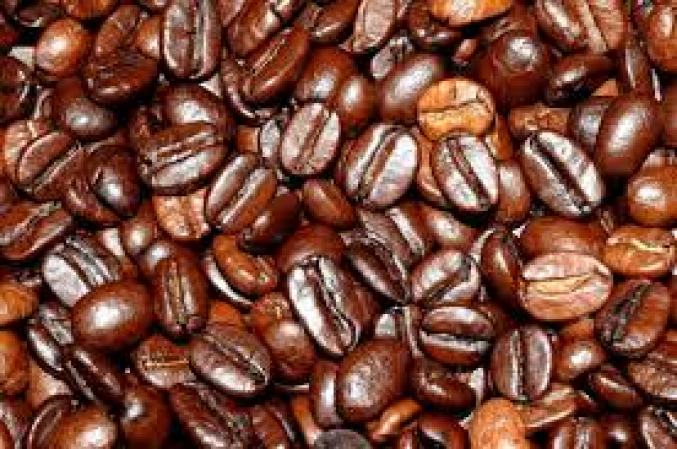 Estudios han demostrado que tomar alrededor de cuatro tazas por día de café, puede evitar padecer cáncer rectal.