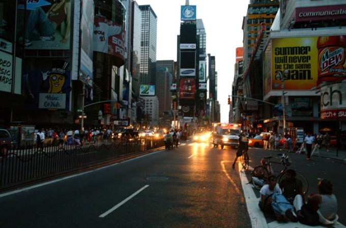 15 DE AGOSTO, 2013: Se cumplen 10 años de un apagón masivo que dejó a la ciudad de Nueva York completamente a ciegas.