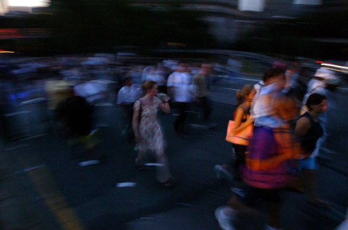 La ciudad de Nueva York recordó el apagón masivo que dejó a la capital del mundo a oscuras en el 2003, causando pánico y un caos masivo.