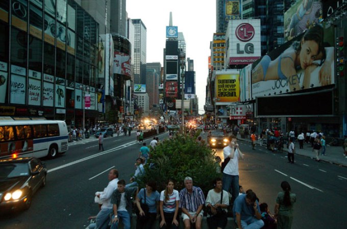 La ciudad de Nueva York recordó el apagón masivo que dejó a la capital del mundo a oscuras en el 2003, causando pánico y un caos masivo.