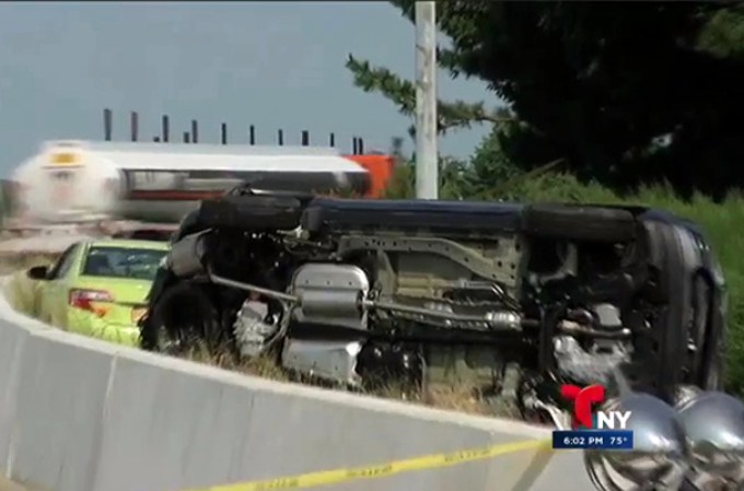 La policía dijo que Dionis Espinal, de 31 años, chocó la camioneta SUV en la que viajaba Katherine Germán.