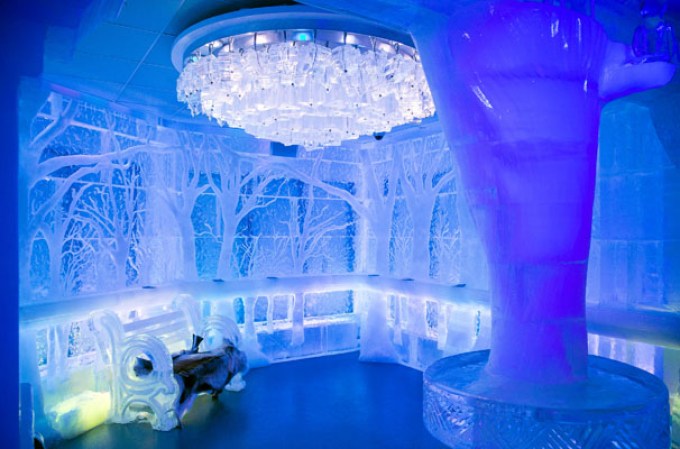 10 DE JULIO, 2013: Se convierte en realidad la primera taberna de hielo en Nueva York.