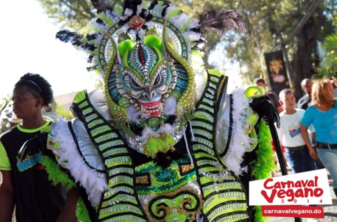 Imágenes del Carnaval Vegano 2014 desde la Vega, República Dominicana.