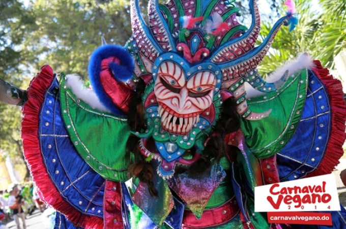 Imágenes del Carnaval Vegano 2014 desde la Vega, República Dominicana.