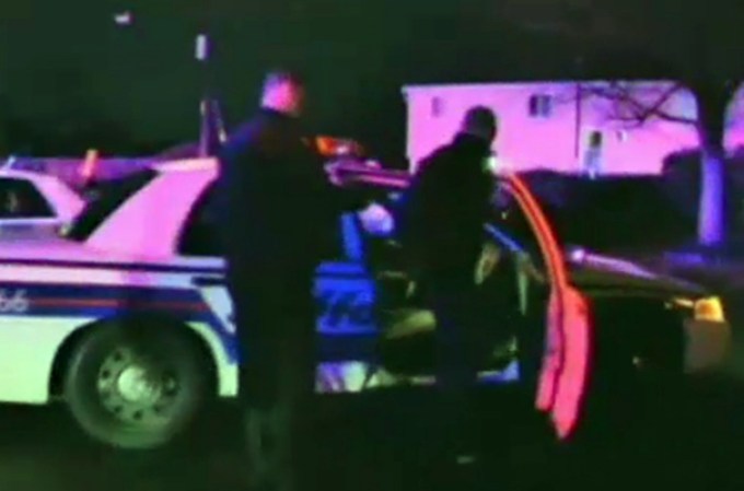 El incidente ocurrió el martes por la noche, cuando Anthony Capuano, de 35 años, perdió el control de su camioneta y ocasionó la rotura de una tubería de gas natural en la vivienda;