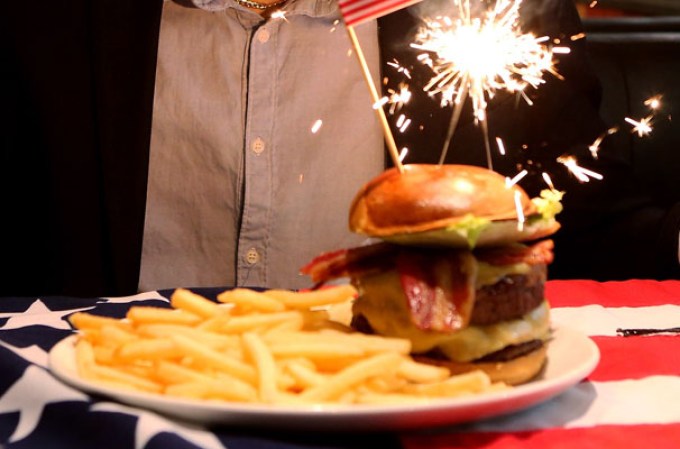 Una jugosa hamburguesa.