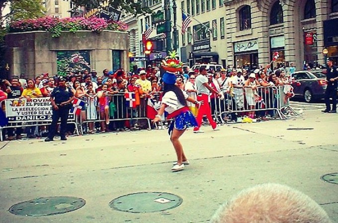 Cientos de miles de personas tomaron las calles de Nueva York para festejar el Gran Desfile Nacional Dominicano, una cita ya clásica y que cada año llena la Sexta avenida de música y colorido.