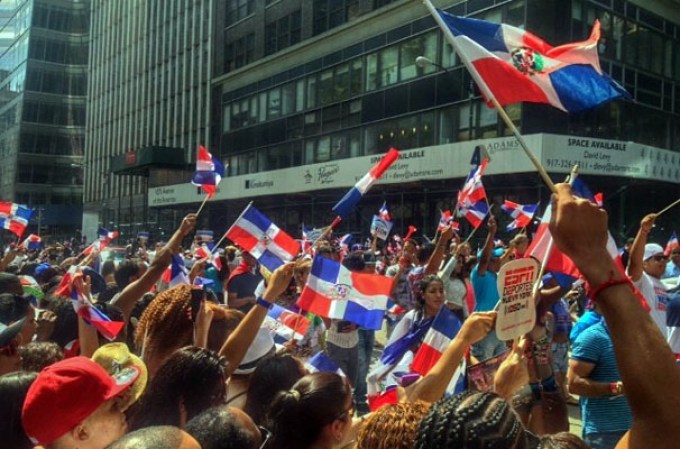Cientos de miles de personas tomaron las calles de Nueva York para festejar el Gran Desfile Nacional Dominicano, una cita ya clásica y que cada año llena la Sexta avenida de música y colorido.