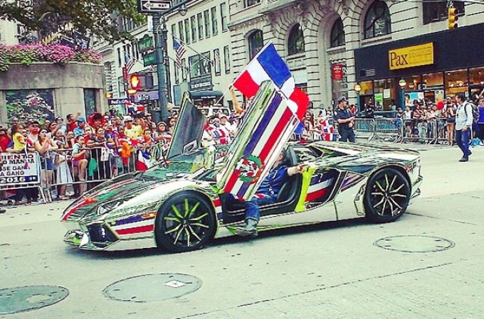 Cientos de miles de personas tomaron las calles de Nueva York para festejar el Gran Desfile Nacional Dominicano, una cita ya clásica y que cada año llena la Sexta avenida de música y colorido.
