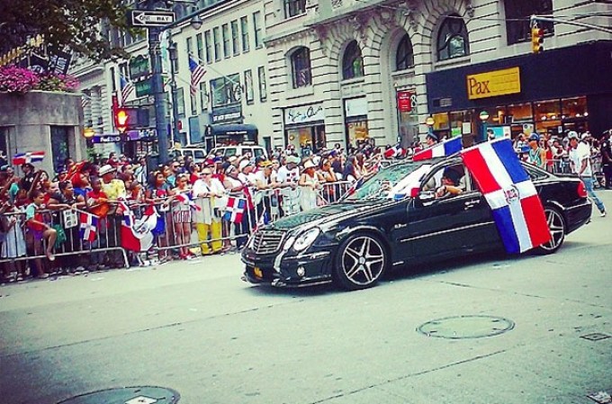 Cientos de miles de personas tomaron las calles de Nueva York para festejar el Gran Desfile Nacional Dominicano, una cita ya clásica y que cada año llena la Sexta avenida de música y colorido.