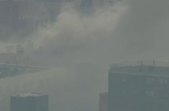 Las autoridades reportan el colapso de un edificio tras una fuerte explosión en Manhattan.