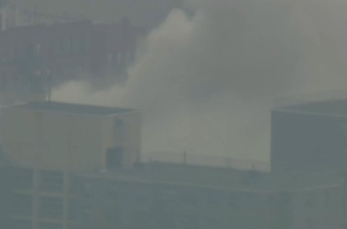 Las autoridades reportan el colapso de un edificio tras una fuerte explosión en Manhattan.