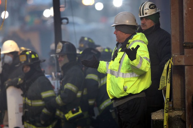 El colapso de un edificio tras una fuerte explosión cobra vidas en East Harlem, Nueva York.