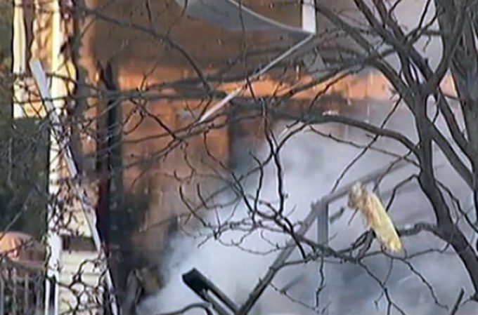 Una poderosa explosión a causa de un escape de gas deja vasta destrucción, heridos y un muerto, en Nueva Jersey.